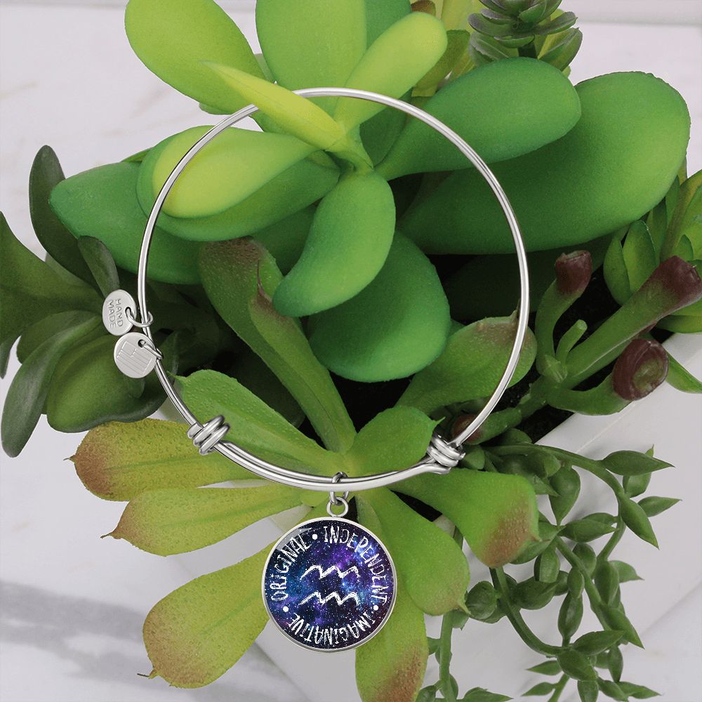 Aquarius Circle Pendant Bracelet
